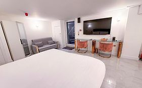 The Hadley Hotel